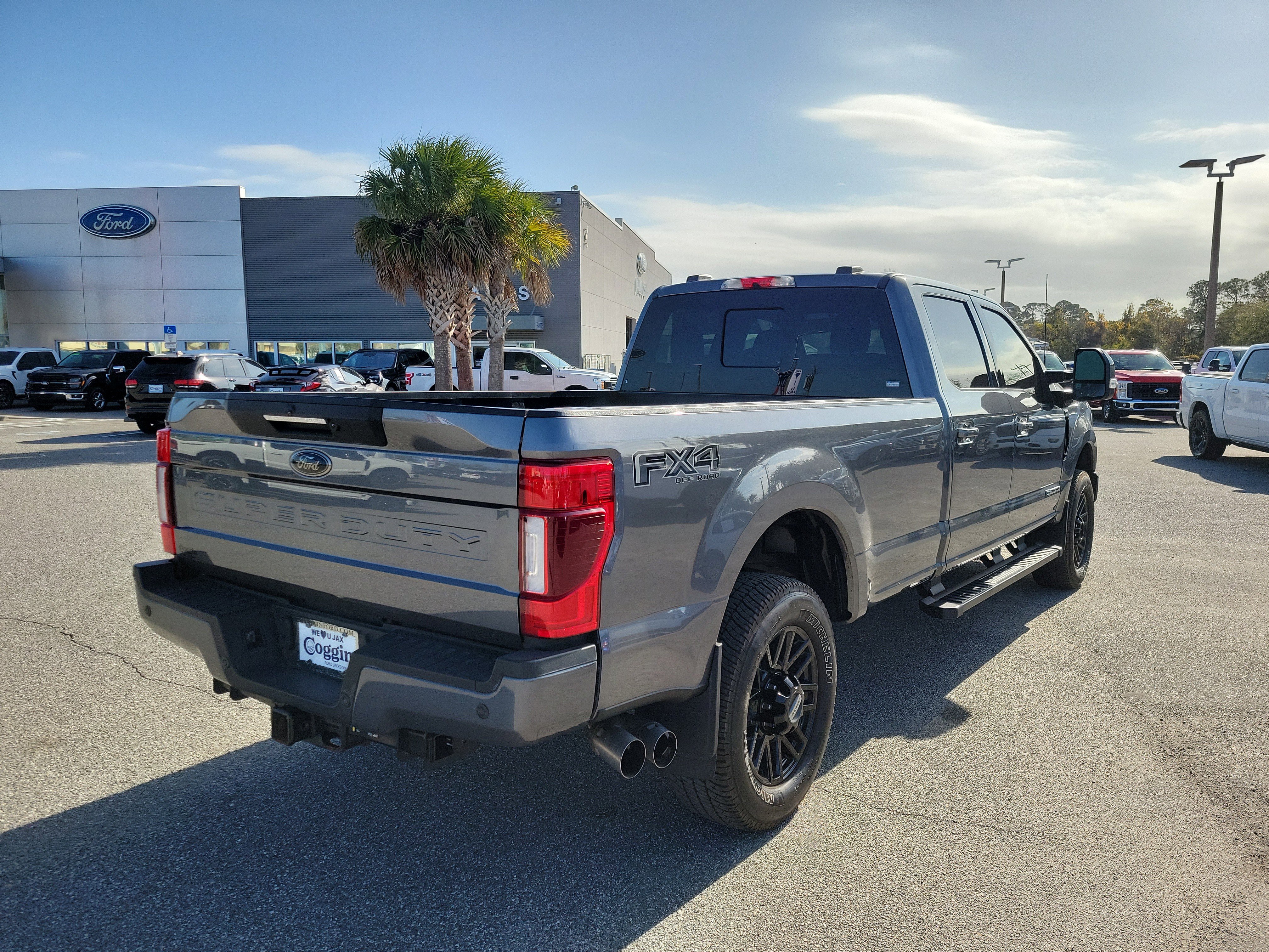 Certified 2022 Ford F350 Lariat w/ Black Appearance Package image 3