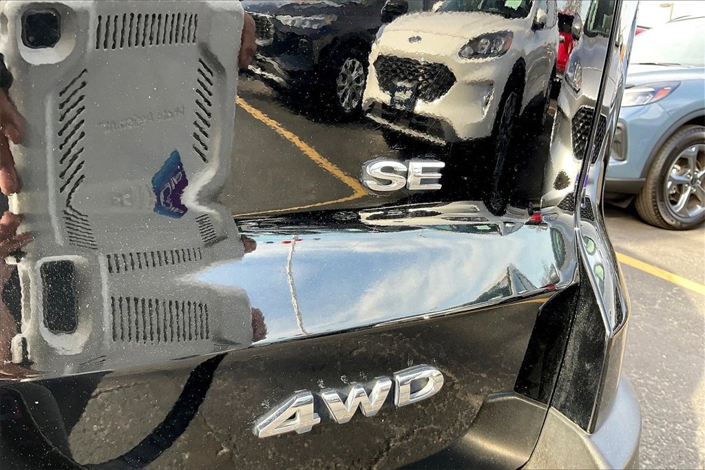 Certified 2022 Ford EcoSport SE w/ SE Appearance Package image 7