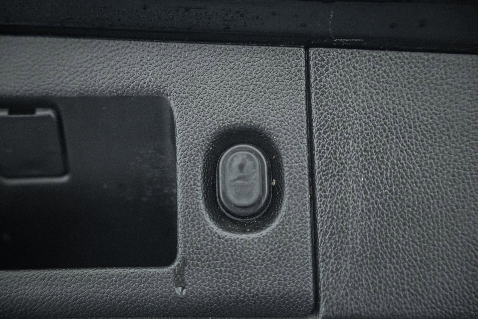 Used 2018 GMC Yukon Denali image 13