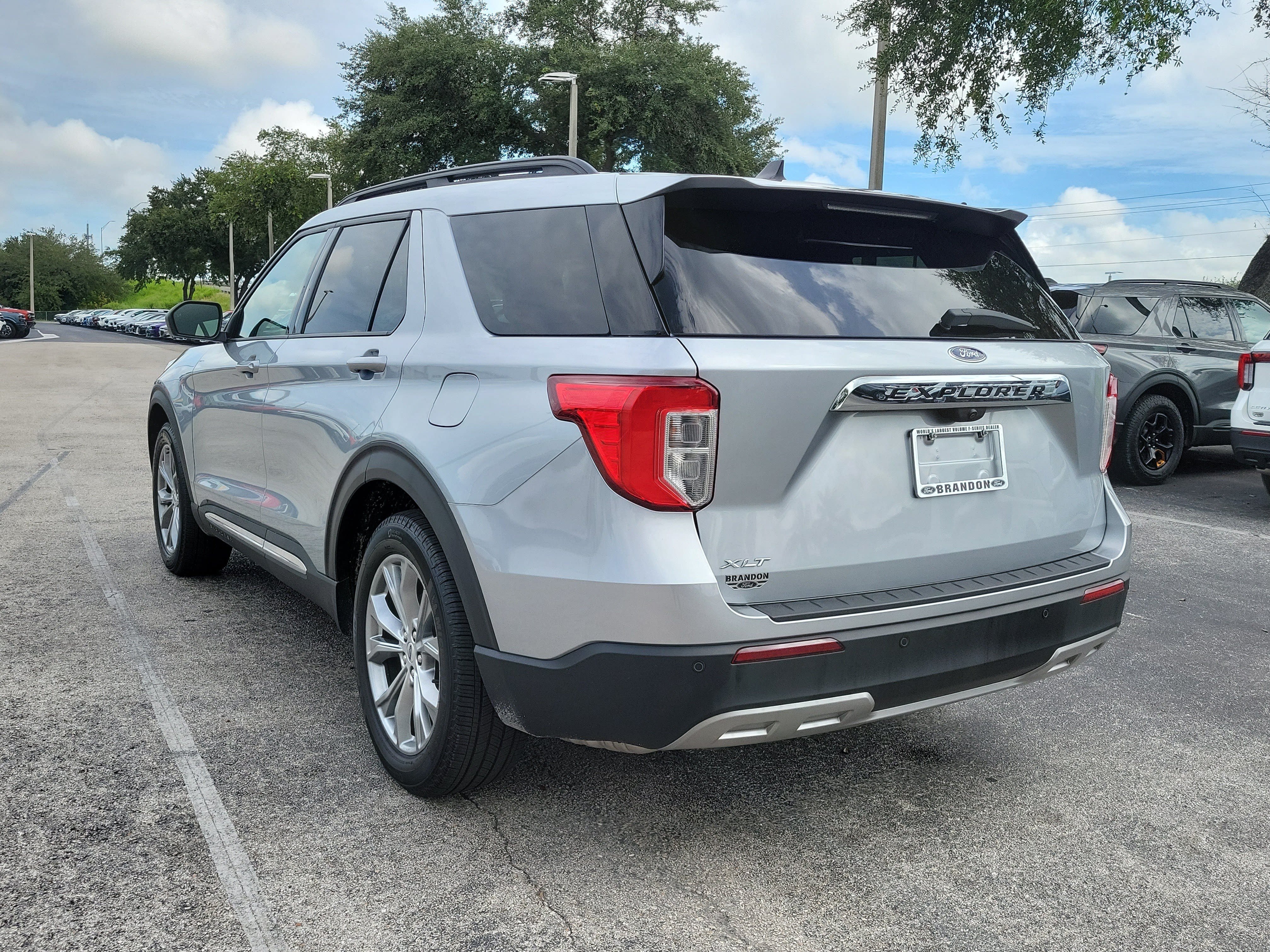 Certified 2023 Ford Explorer XLT w/ Equipment Group 202A RWD image 7