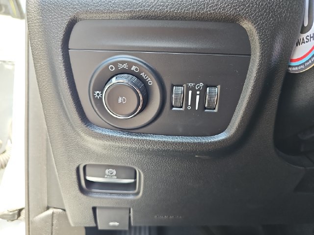 Used 2023 Jeep Grand Cherokee L Limited RWD image 33