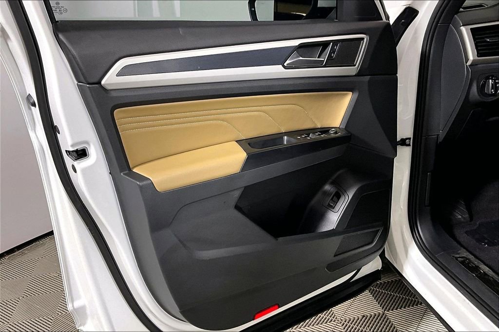 Used 2021 Volkswagen Atlas Cross Sport SEL R-Line image 18