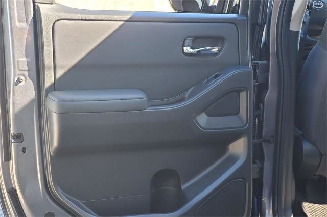Used 2024 Nissan Frontier SV image 30
