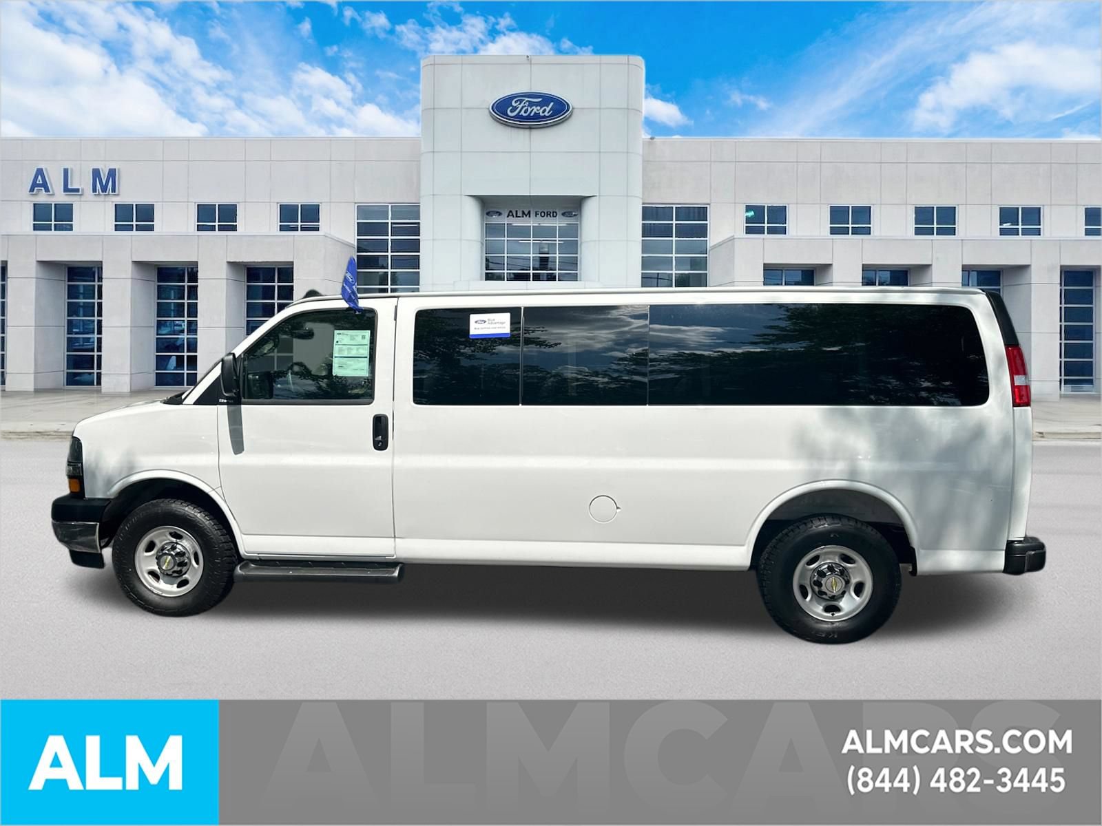 Used 2025 Chevrolet Express 3500 LT w/ LT Preferred Equipment Group RWD image 9
