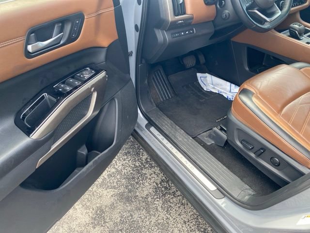 Used 2024 Nissan Pathfinder Platinum w/ Cargo Package FWD image 9