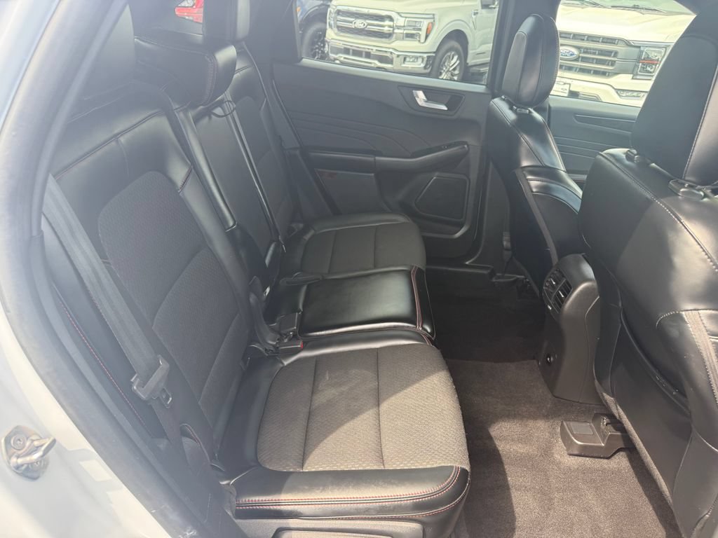 Certified 2025 Ford Escape ST-Line Select AWD/4WD image 18