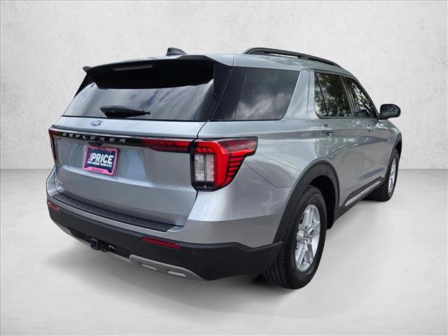 Certified 2025 Ford Explorer Active w/ Active Comfort Package RWD image 5