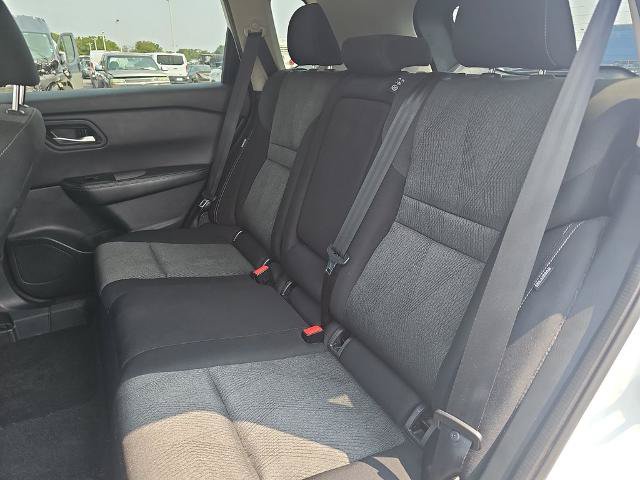 Used 2024 Nissan Rogue SV AWD/4WD image 14