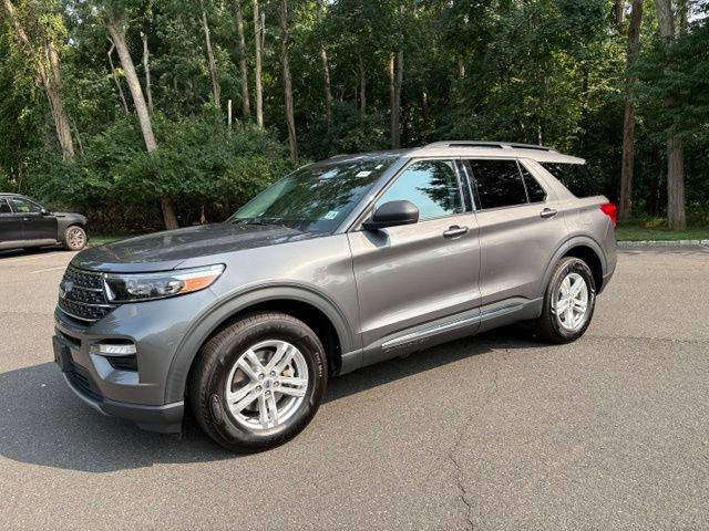 Certified 2022 Ford Explorer XLT w/ Equipment Group 202A AWD/4WD image 2