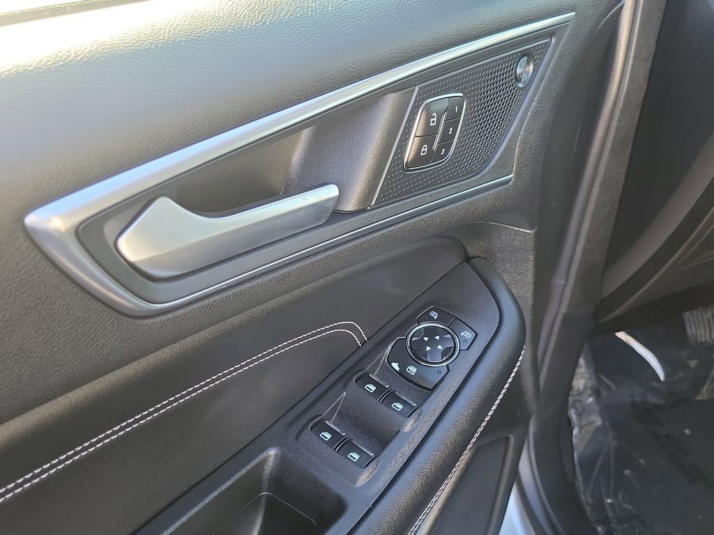 Certified 2023 Ford Edge Titanium image 7