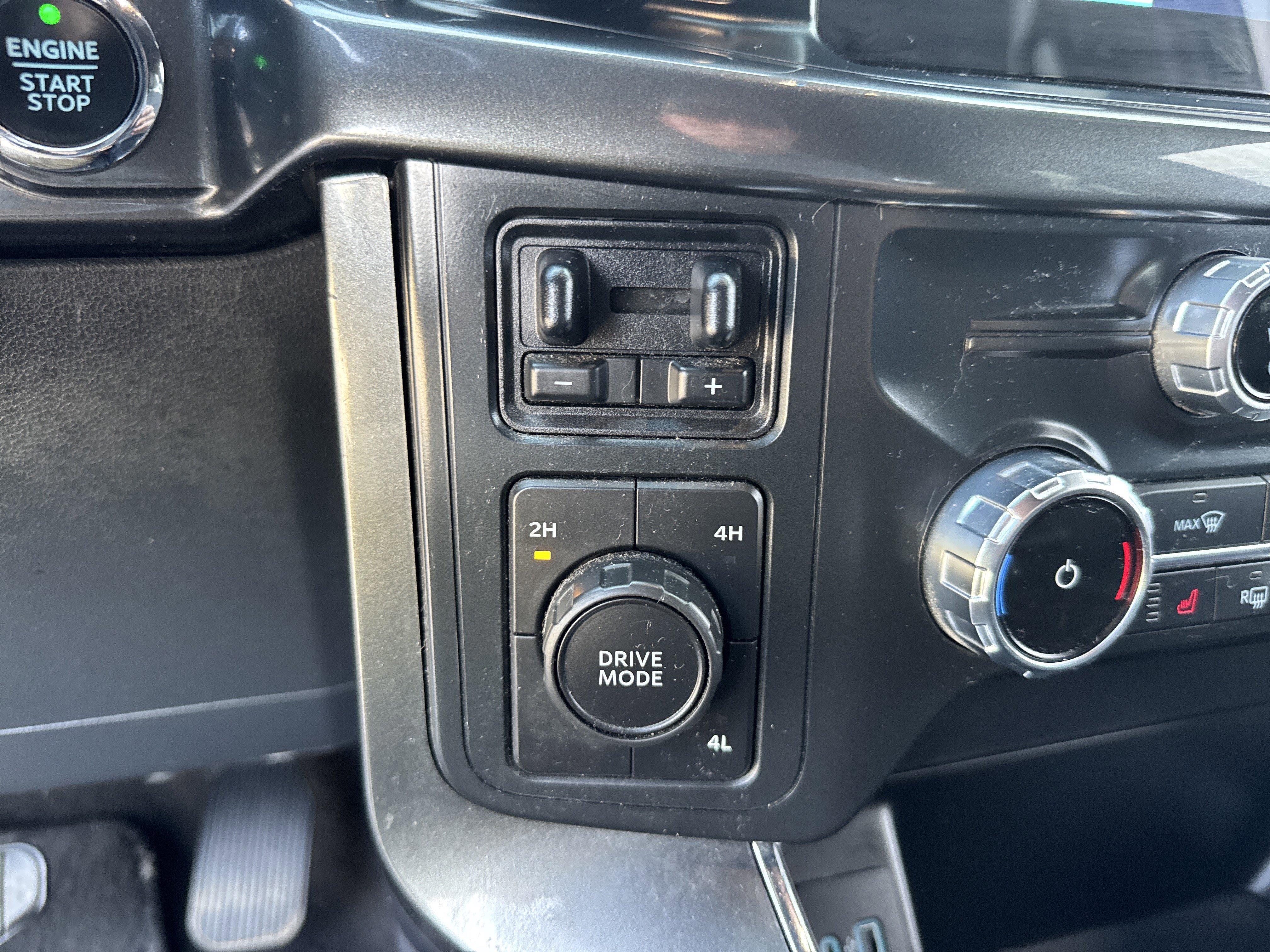 Certified 2022 Ford F150 XLT w/ Equipment Group 302A High image 40