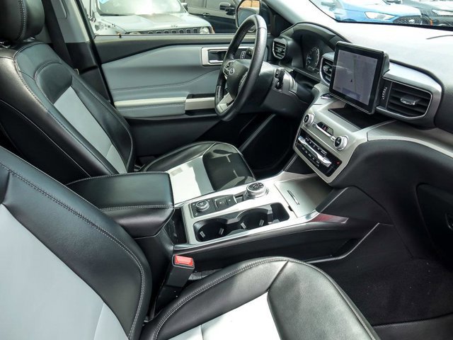 Certified 2023 Ford Explorer XLT w/ Equipment Group 202A AWD/4WD image 35