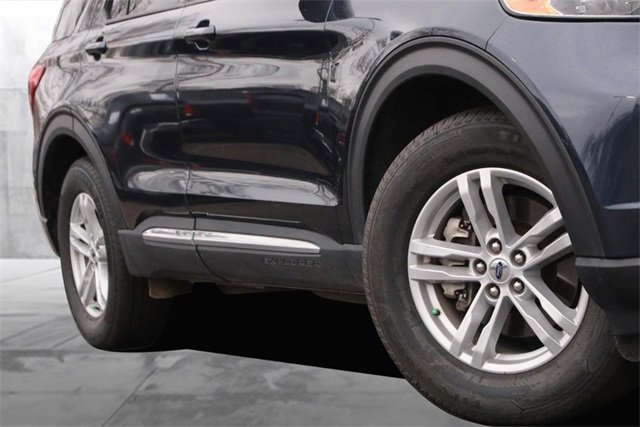 Certified 2023 Ford Explorer XLT w/ Equipment Group 202A image 3