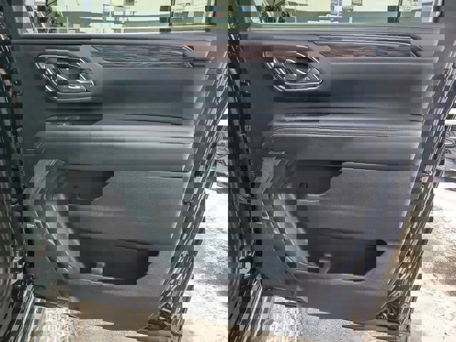 Used 2021 Chevrolet Suburban LT image 28