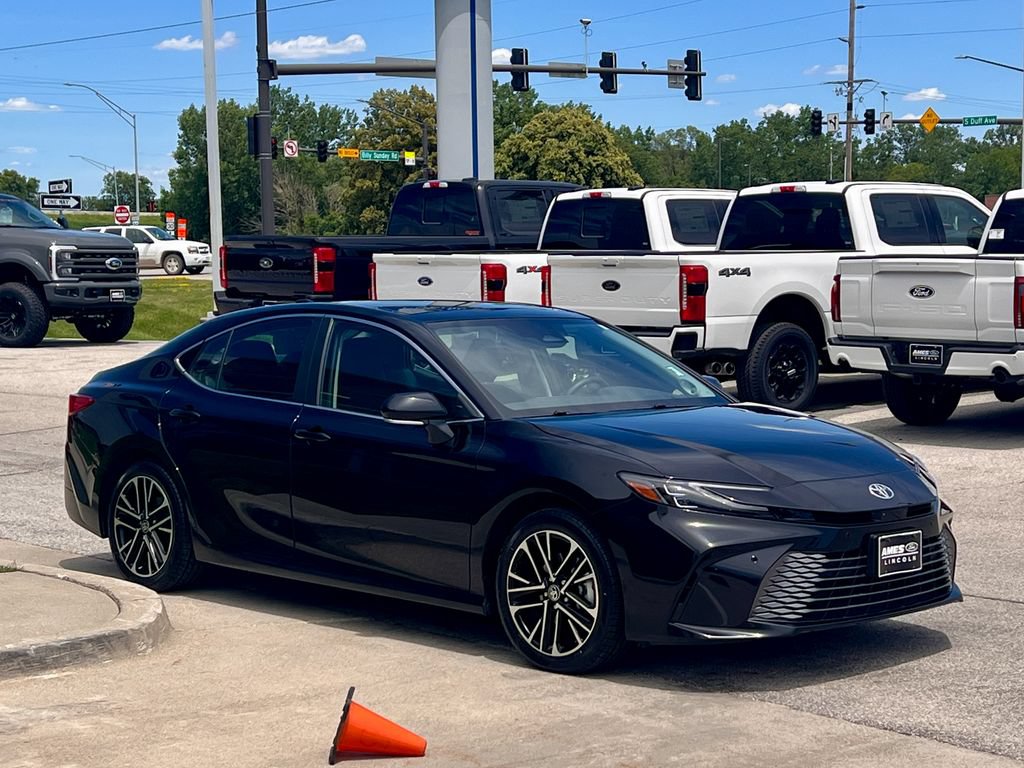 Used 2025 Toyota Camry XLE w/ Premium Plus Package AWD/4WD image 7
