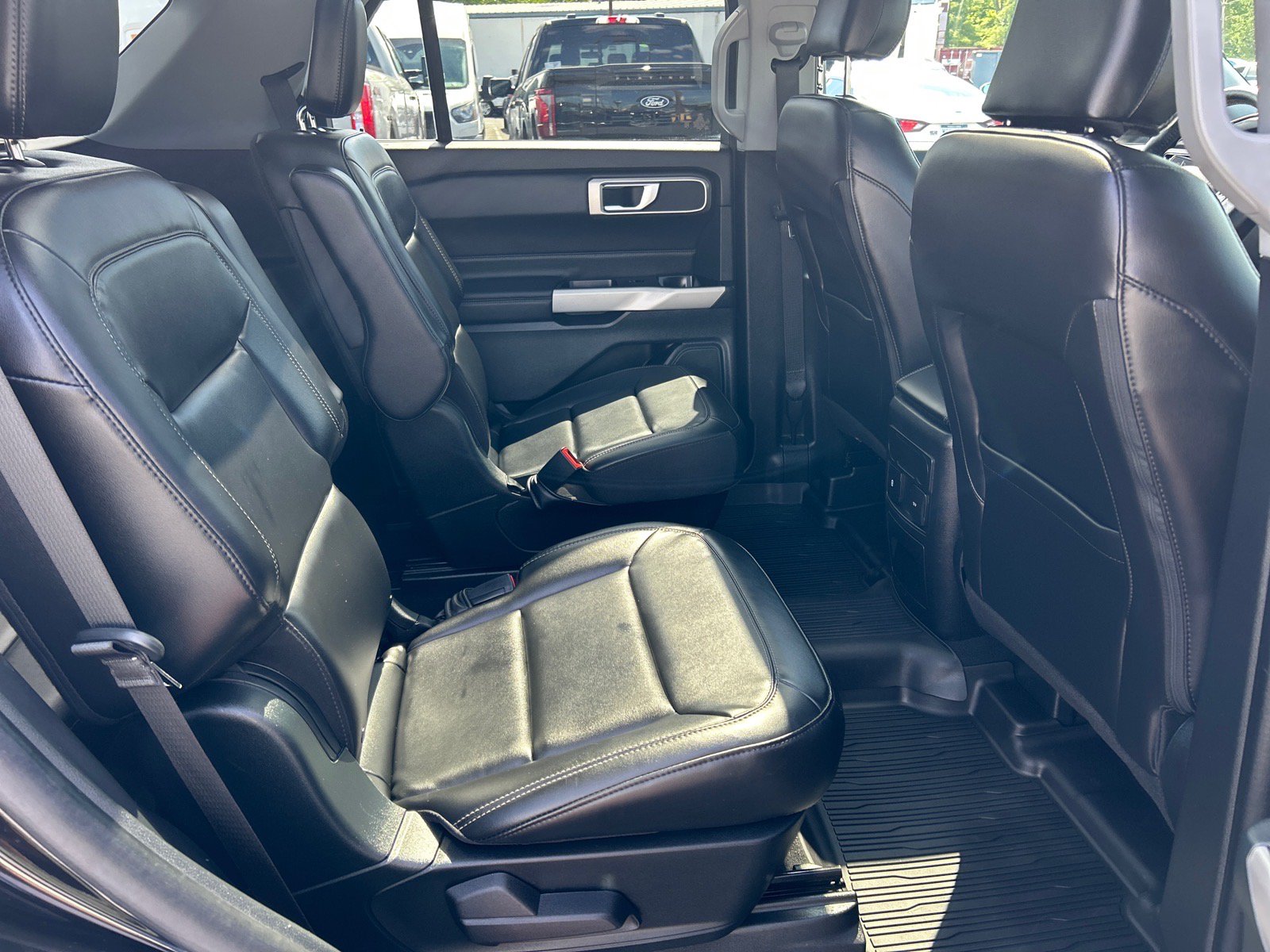Certified 2024 Ford Explorer XLT w/ Equipment Group 202A AWD/4WD image 21