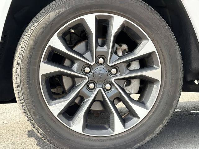 Used 2023 Jeep Grand Cherokee Overland w/ Adv Protech Group III AWD/4WD image 14
