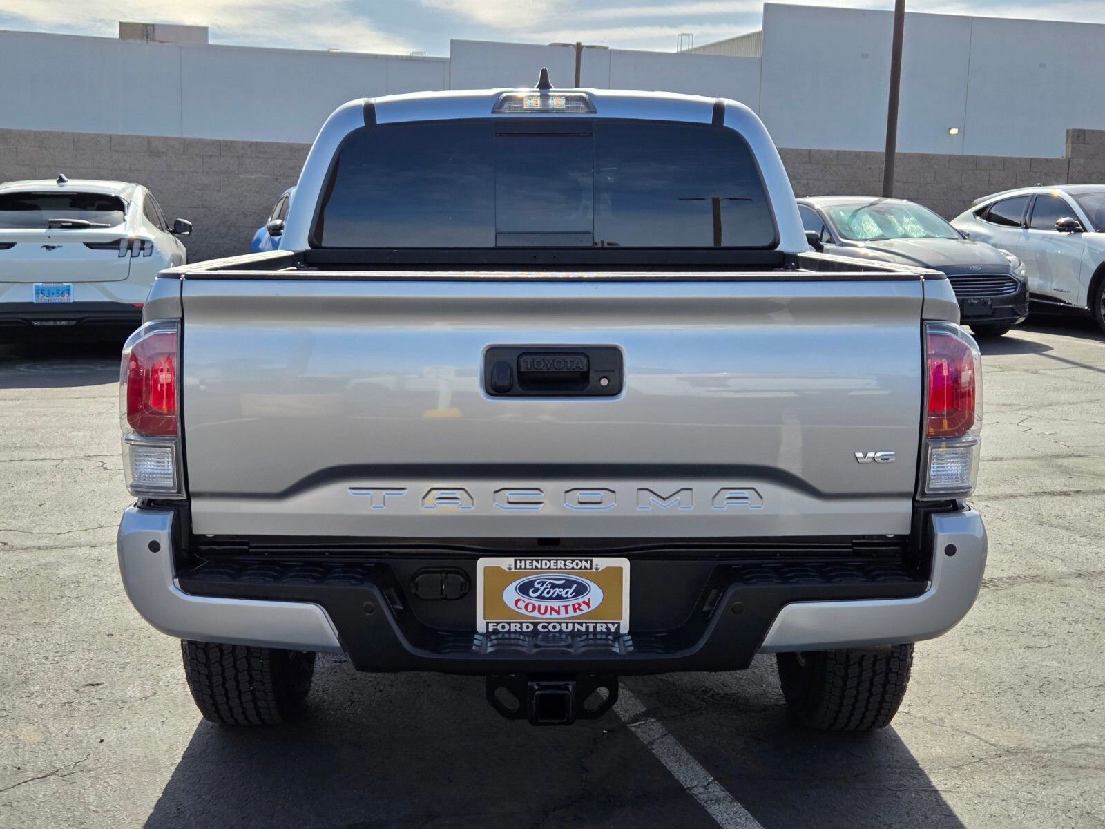 Used 2023 Toyota Tacoma TRD Off-Road w/ Technology Package AWD/4WD image 4