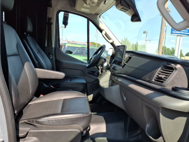 Certified 2025 Ford Transit 250 148 Medium Roof RWD image 4