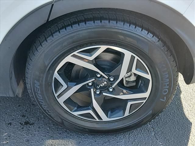 Used 2023 Kia Sportage LX FWD image 18