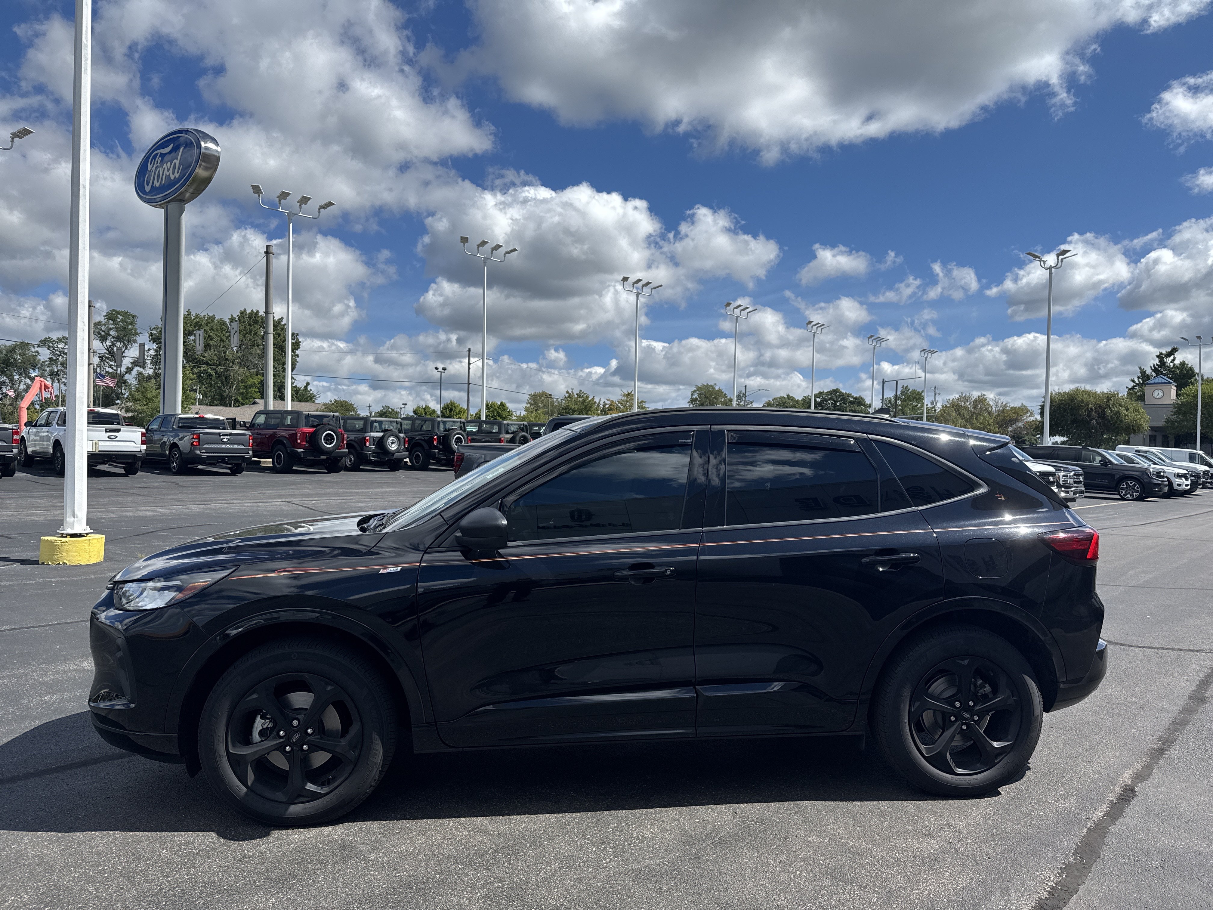 Certified 2024 Ford Escape ST-Line w/ Tech Pack #1 AWD/4WD image 4