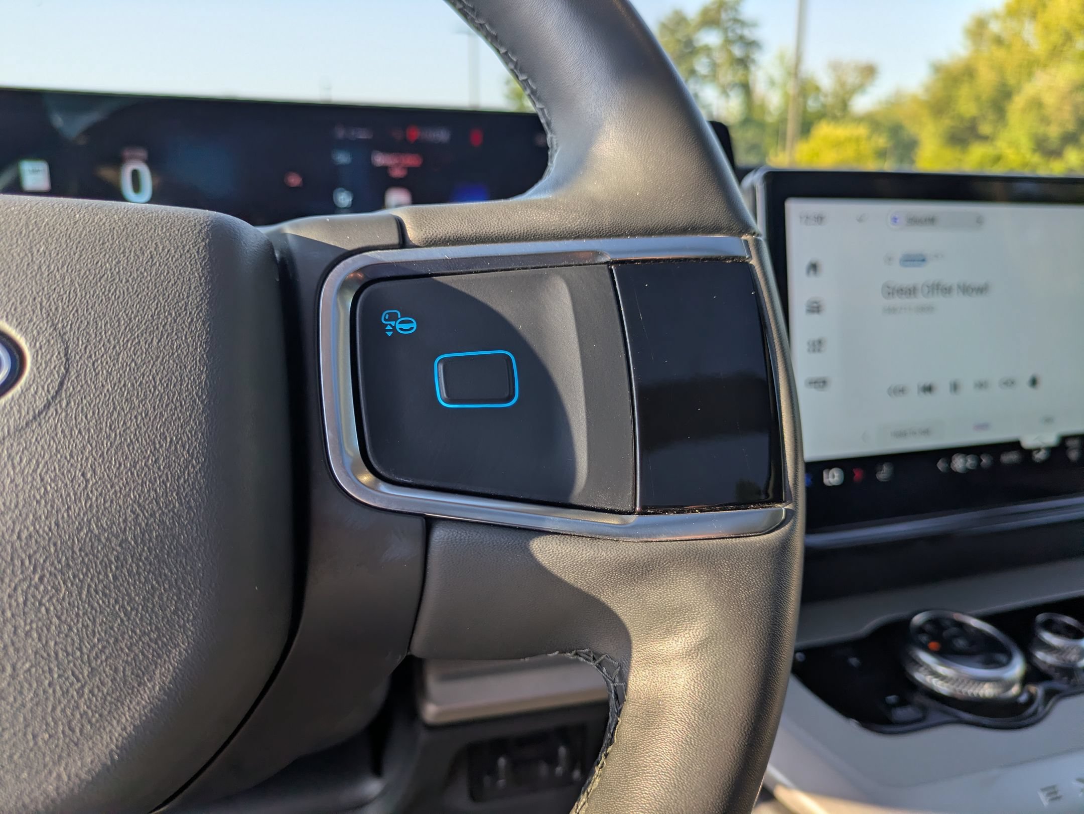 Certified 2025 Ford Expedition Active AWD/4WD image 19