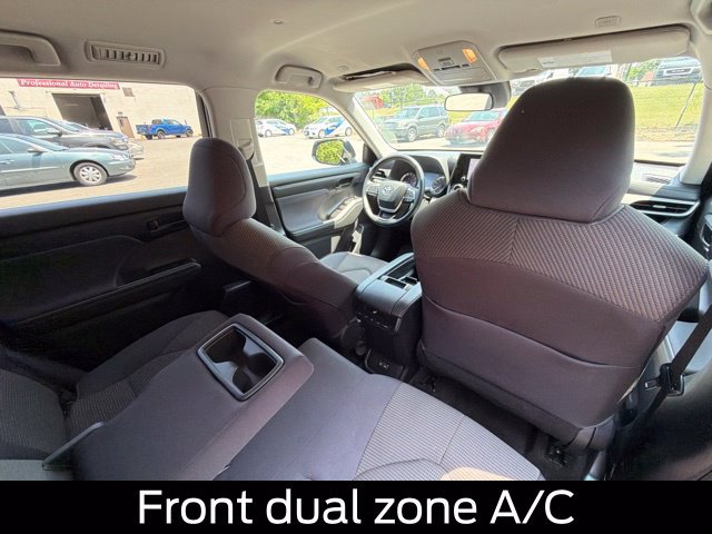 Used 2023 Toyota Highlander LE AWD/4WD image 22