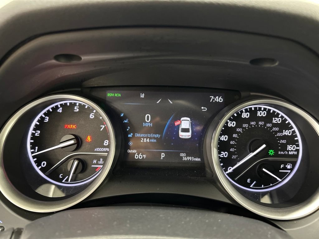 Used 2021 Toyota Camry XLE w/ Navigation Package FWD image 17