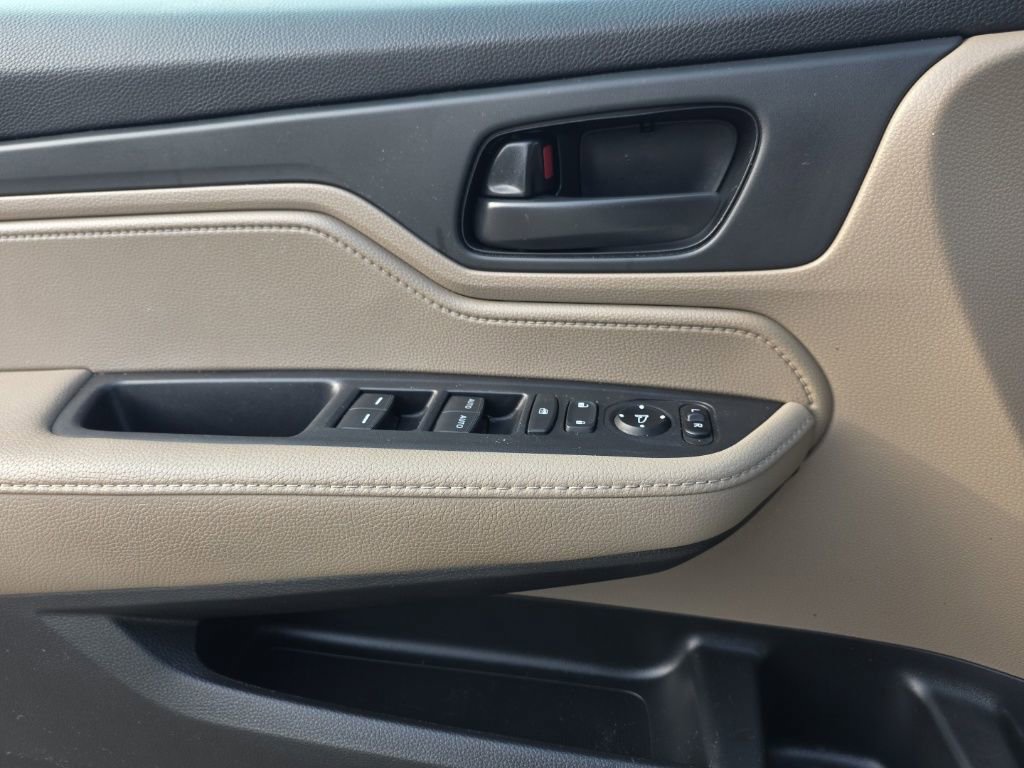 Used 2019 Honda Odyssey LX image 12
