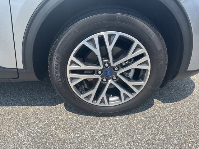 Certified 2022 Ford Escape SEL w/ Technology Package image 9