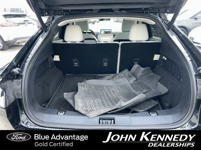 Certified 2025 Ford Mustang Mach-E Premium image 13