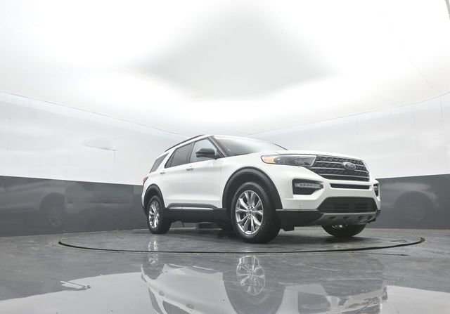 Certified 2024 Ford Explorer XLT w/ Equipment Group 202A image 26