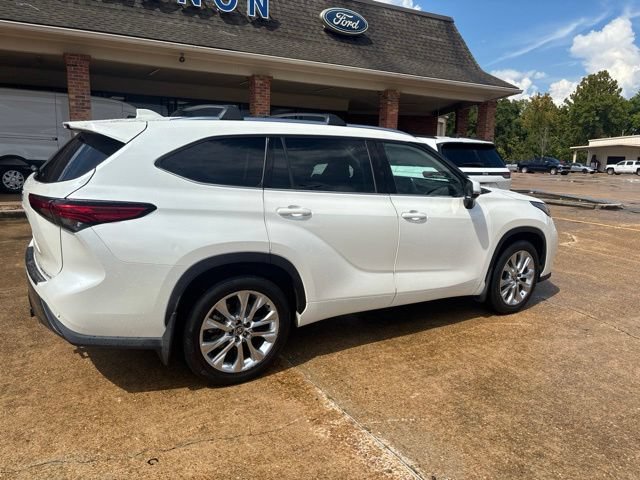 Used 2020 Toyota Highlander Limited AWD/4WD image 5
