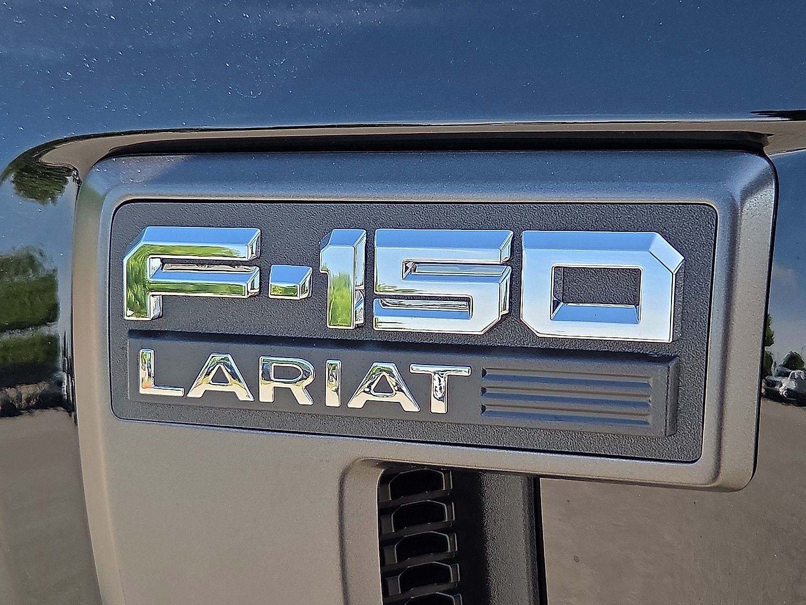 Certified 2023 Ford F150 Lariat AWD/4WD image 9