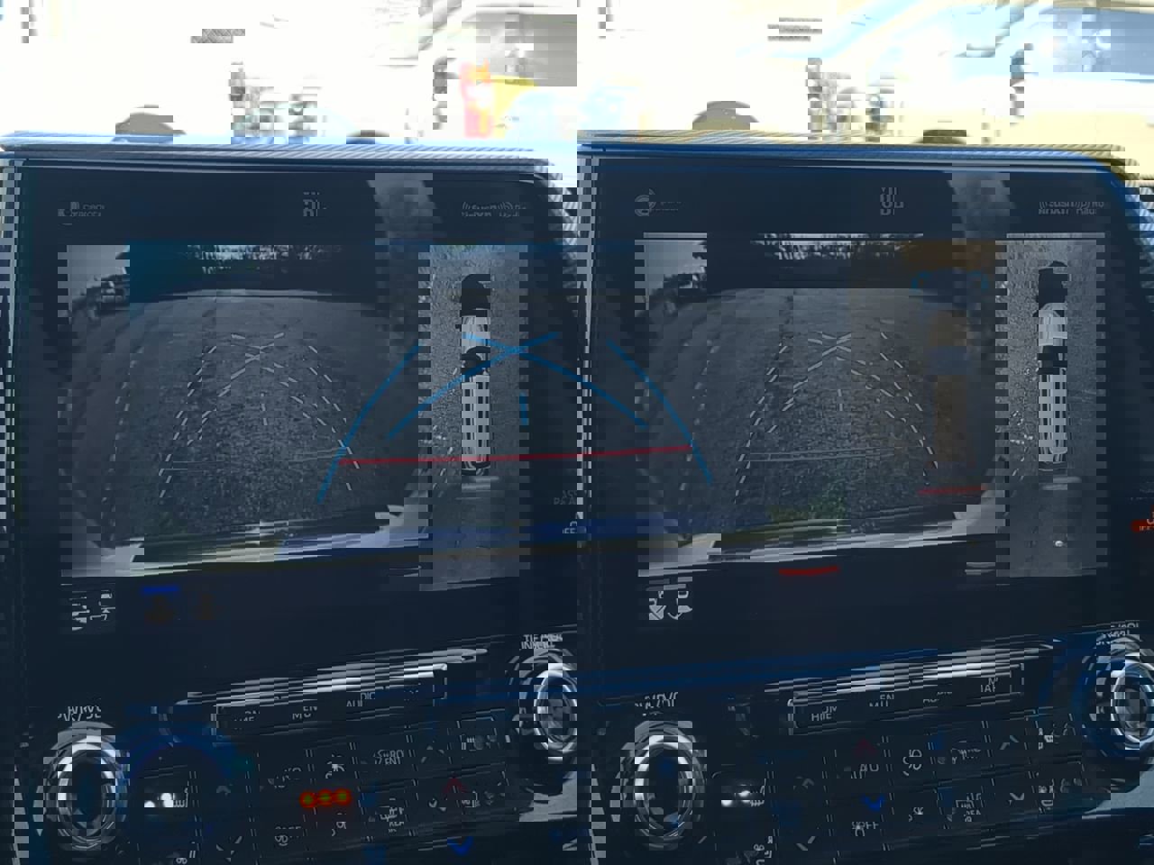 Used 2021 Toyota Highlander Platinum image 19