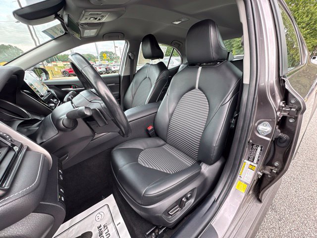 Used 2021 Toyota Camry SE FWD image 12