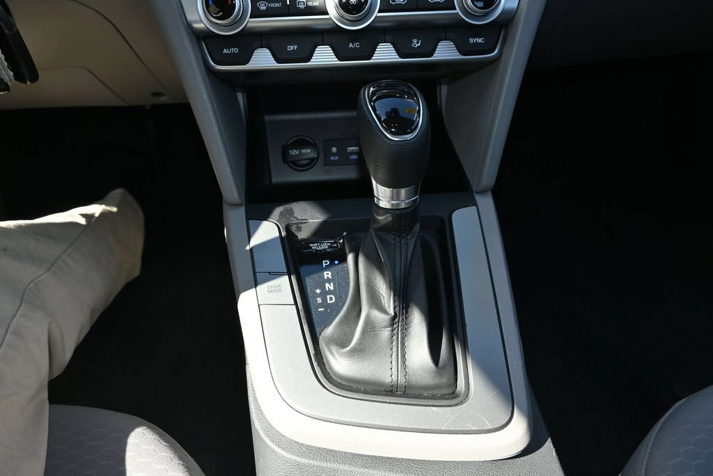 Used 2020 Hyundai Elantra SE FWD image 37
