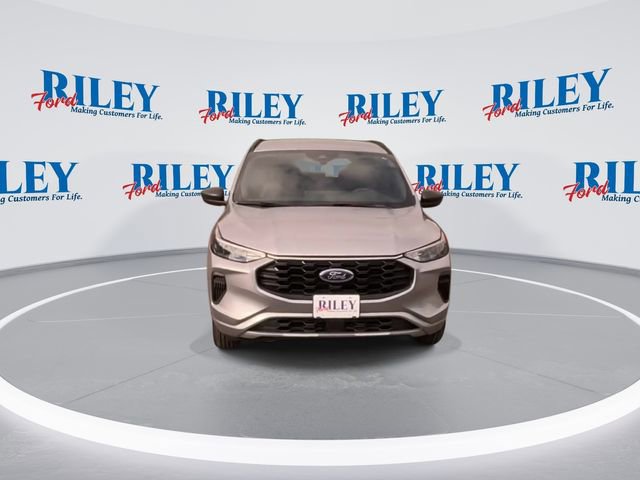 Certified 2023 Ford Escape ST-Line w/ Tech Pack #1 AWD/4WD image 3