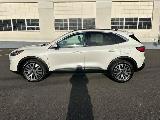 Certified 2022 Ford Escape Titanium w/ Class II Trailer Tow Package AWD/4WD image 3