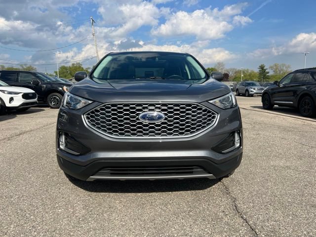 Certified 2023 Ford Edge SEL w/ Convenience Package AWD/4WD image 2