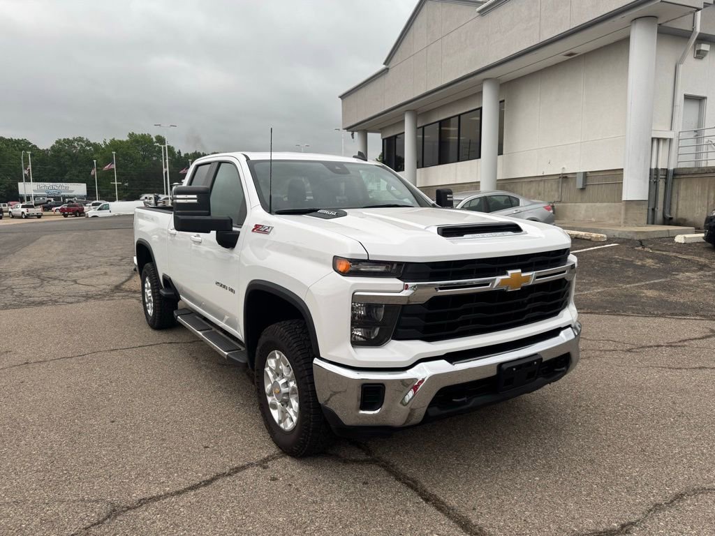 Used 2024 Chevrolet Silverado 2500 LT