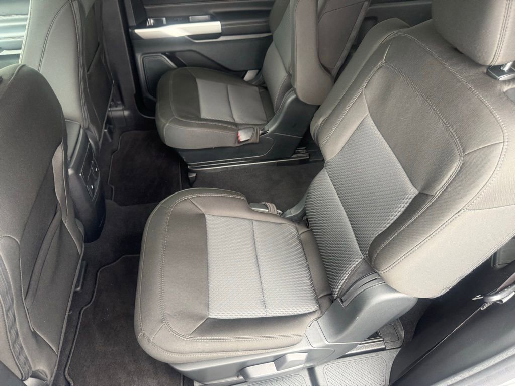 Certified 2024 Ford Explorer XLT AWD/4WD image 33