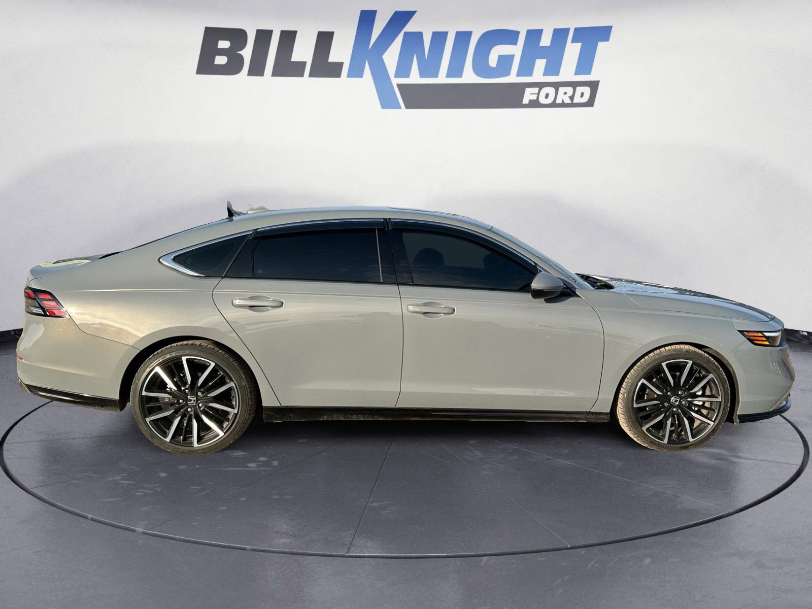 Used 2025 Honda Accord Touring image 6