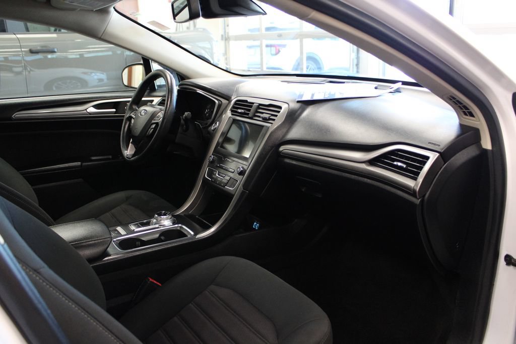 Certified 2020 Ford Fusion SE FWD image 30