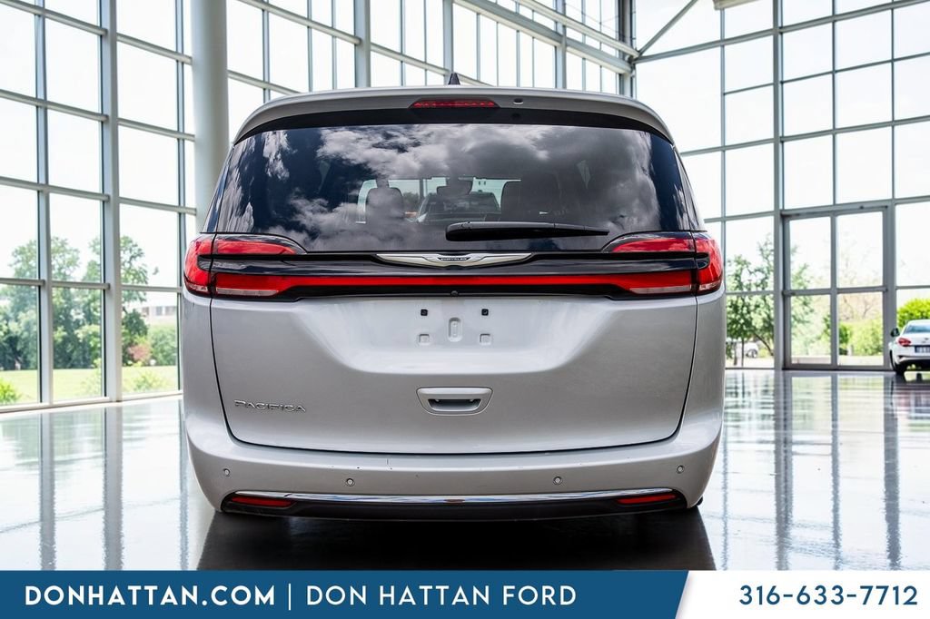 Used 2023 Chrysler Pacifica Touring-L FWD image 28
