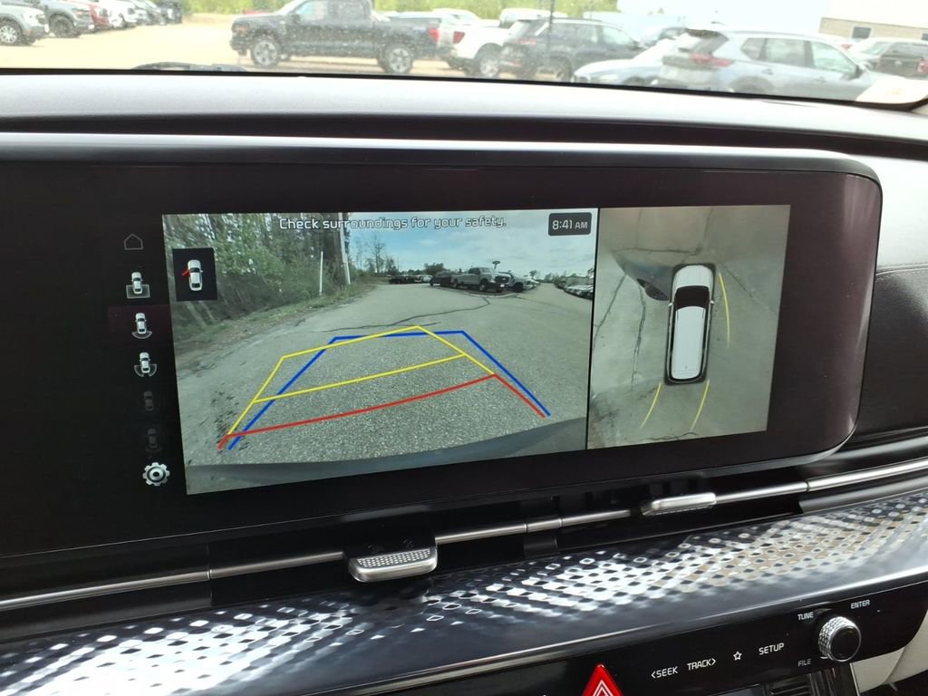 Used 2023 Kia Carnival SX Prestige FWD image 31
