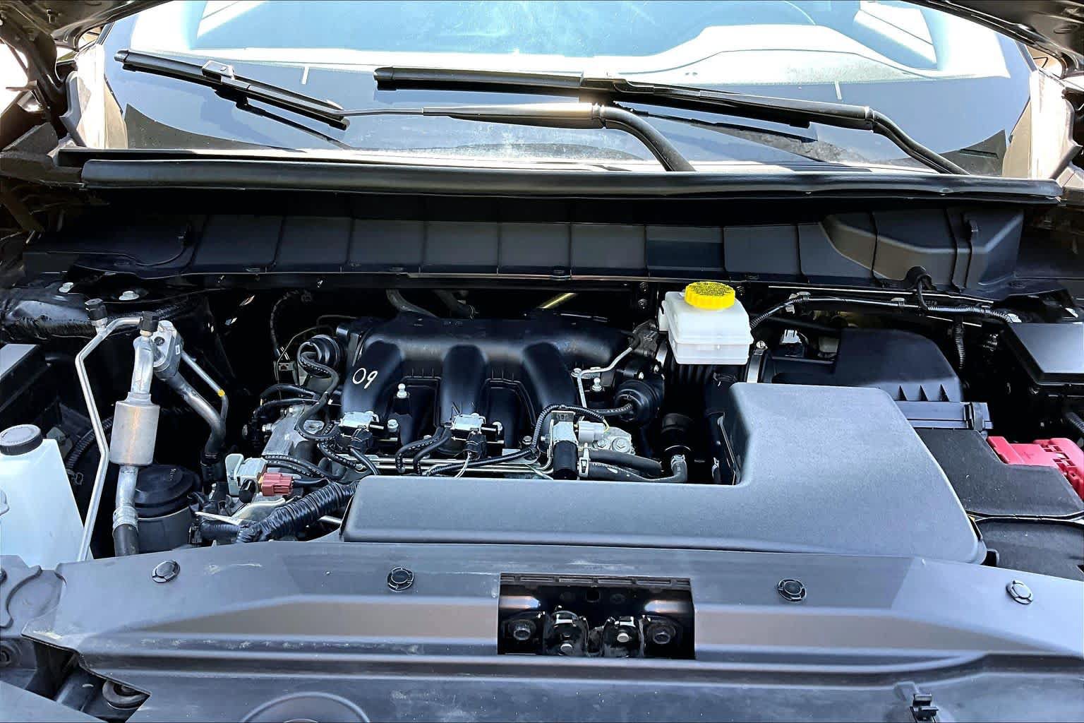 Used 2025 Nissan Pathfinder SV AWD/4WD image 30