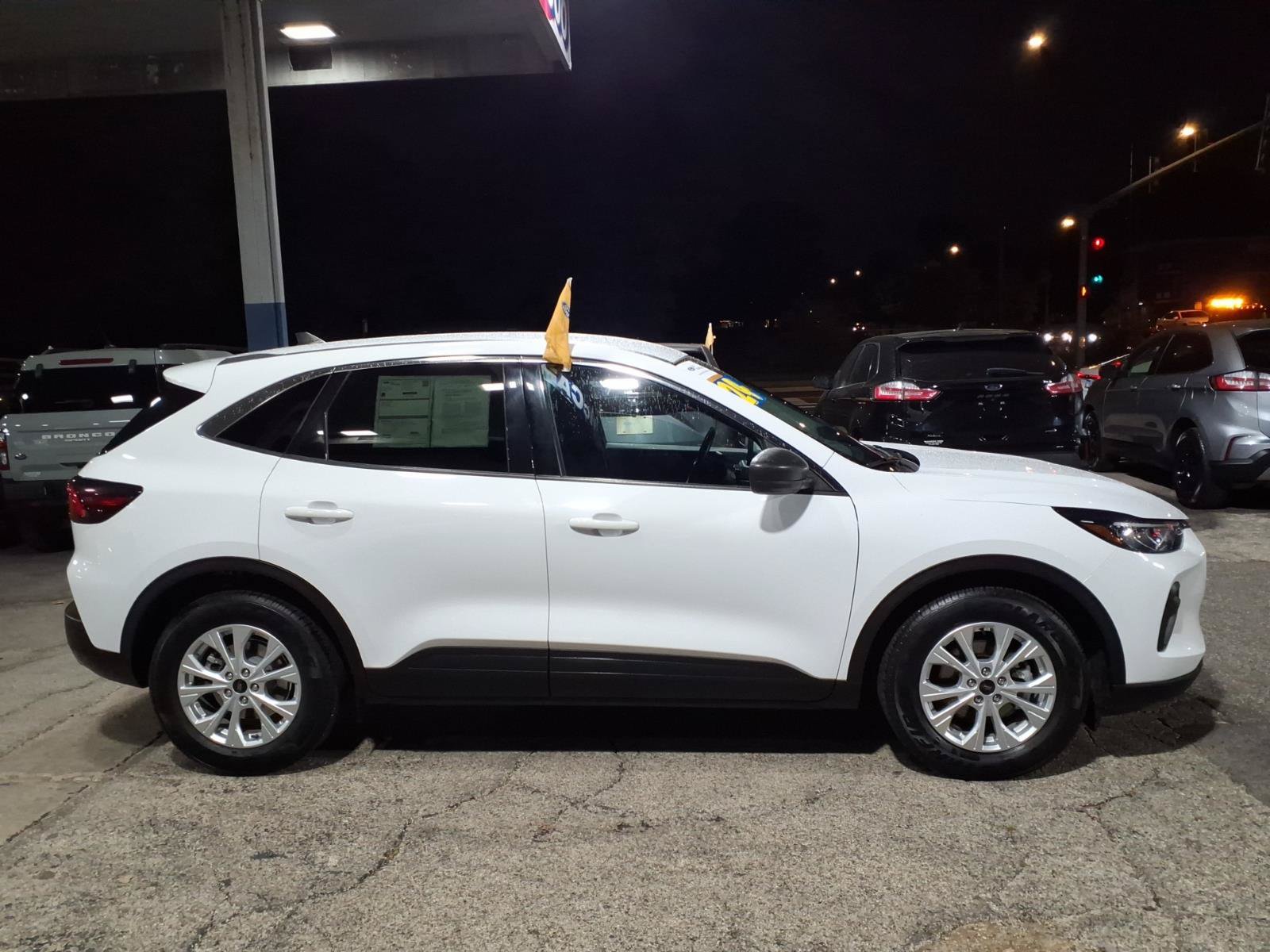 Certified 2024 Ford Escape Active FWD image 2