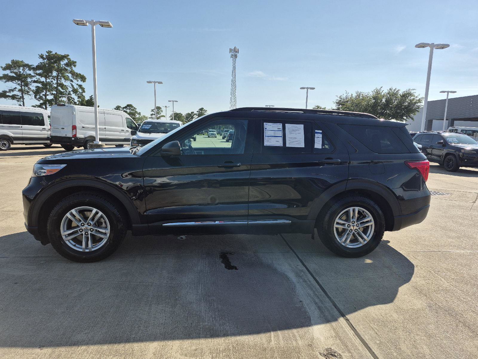 Certified 2022 Ford Explorer XLT RWD image 17