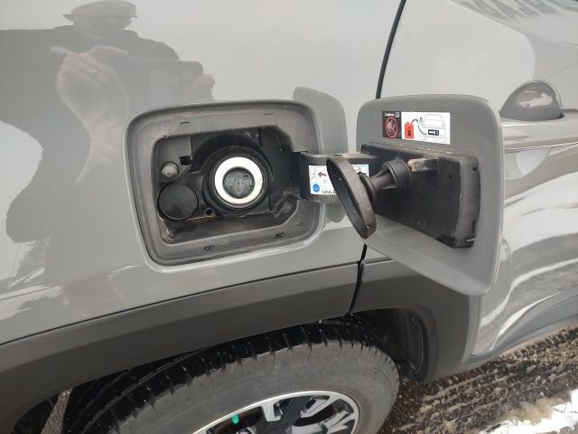 Used 2023 Jeep Renegade Trailhawk w/ Trailhawk Elite Group image 10